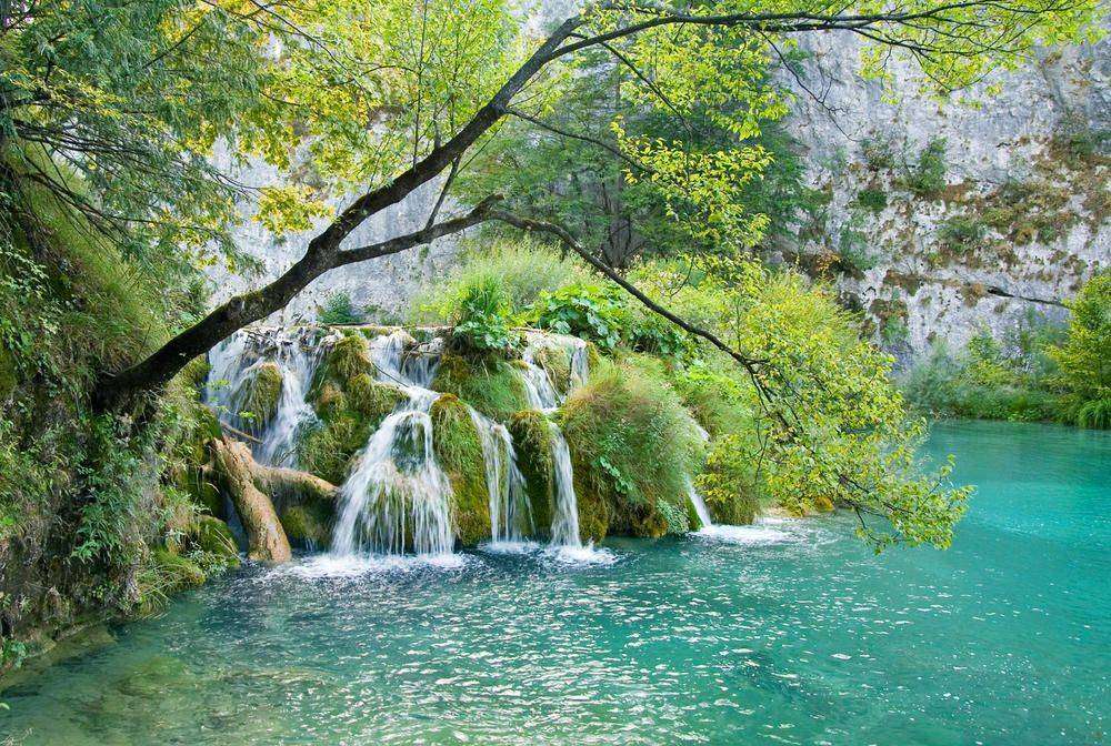 

Фотообои Walldeco Водопад и горное озеро №3639 Гладь