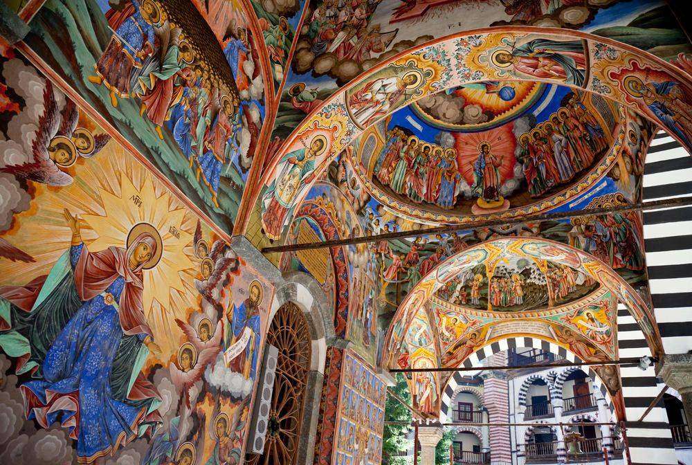 

Фотообои Walldeco иконы на стенах церкви №0466 Лоск