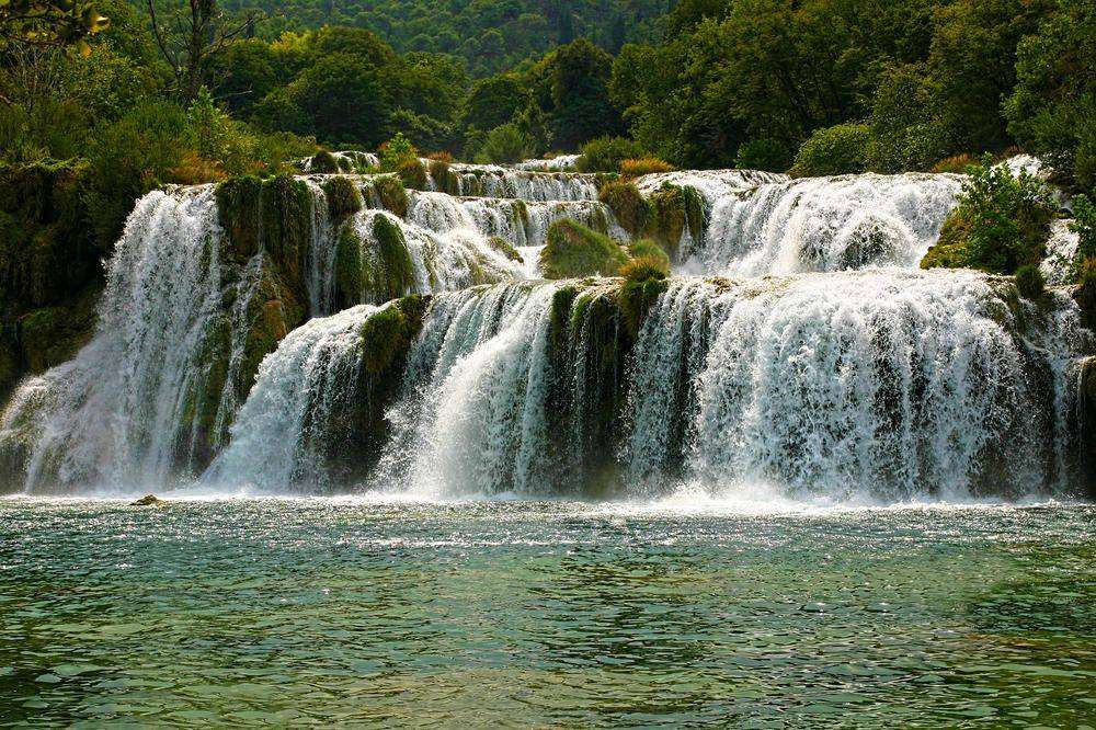 

Фотообои Walldeco Большой каскадный водопад №3667 Лоск