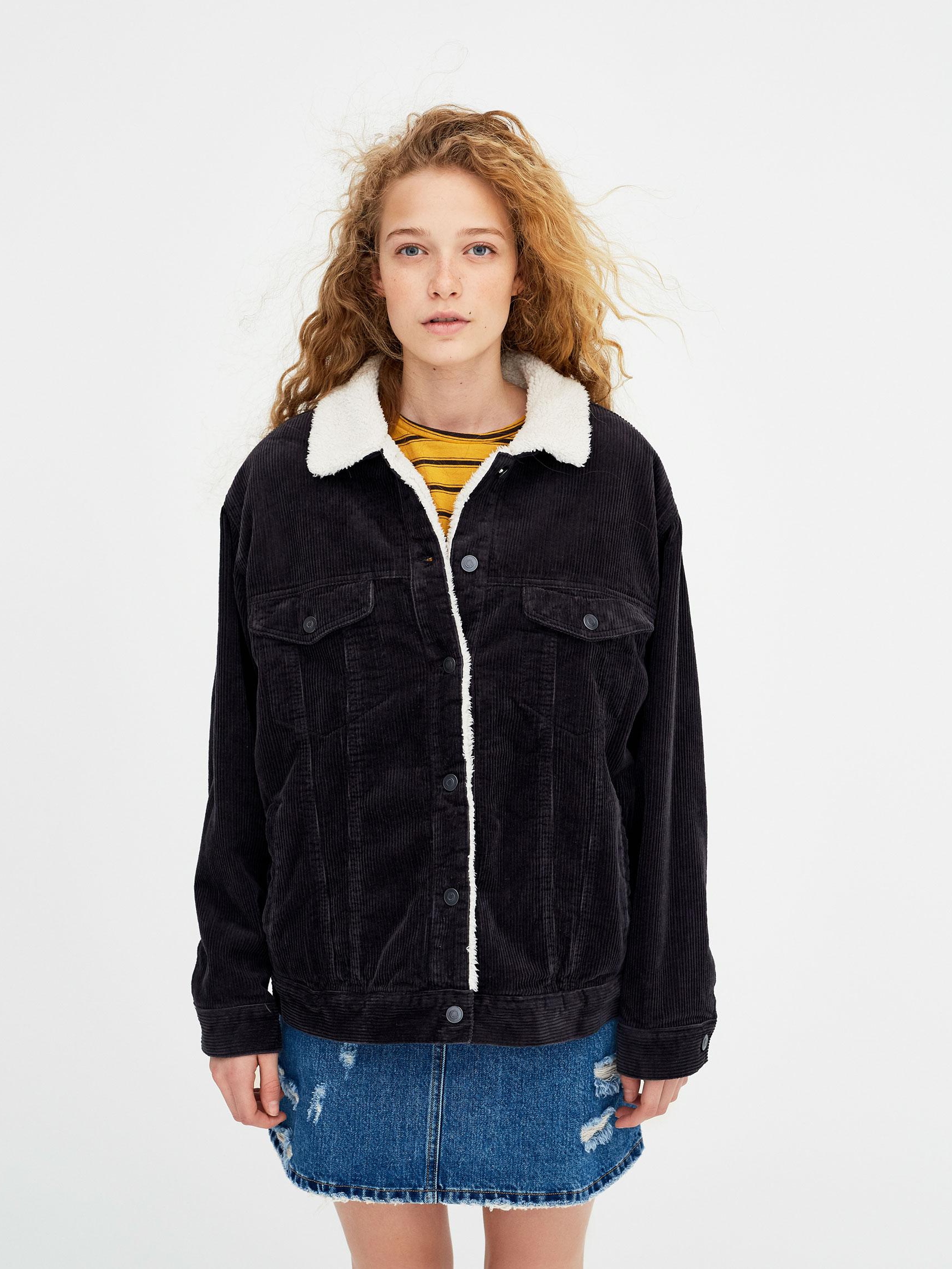 

Джинсовая куртка Pull & Bear 9713/317/818-ABHJ M Темно-серая с белым