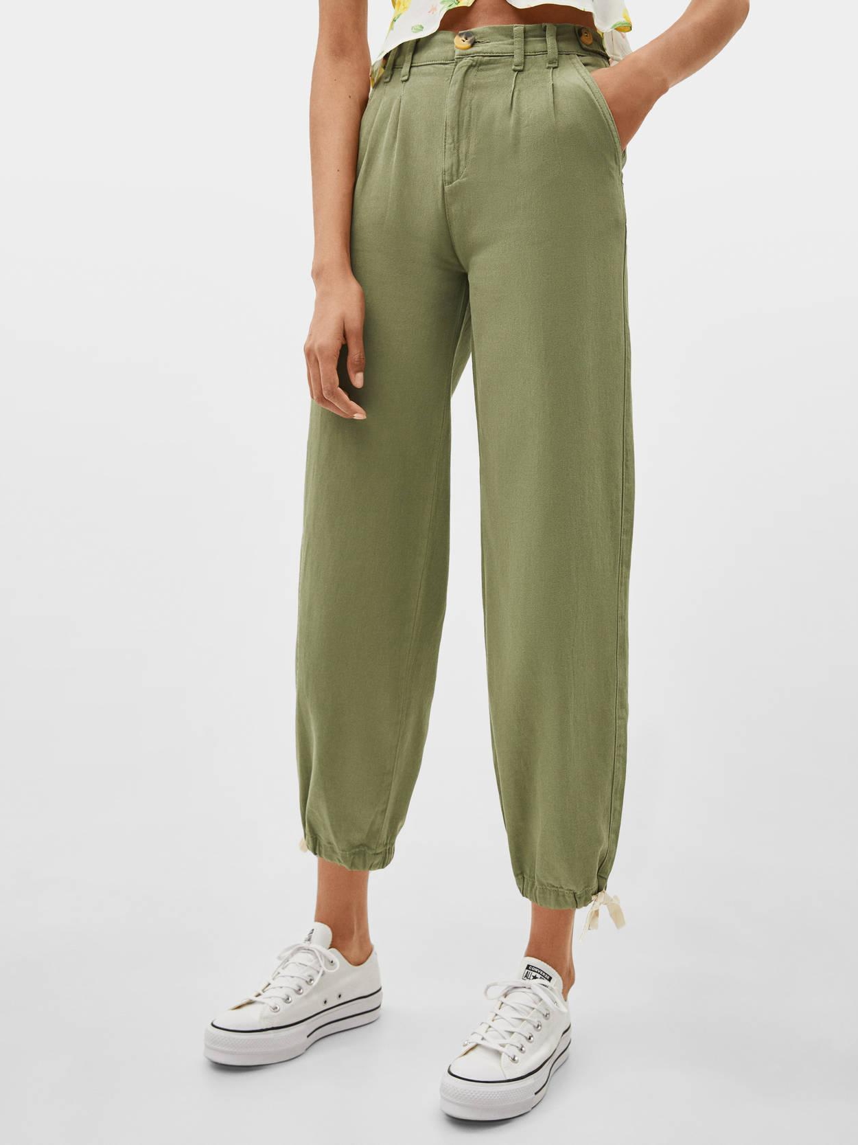 

Брюки Bershka 0101/168/505-ACYC 34 Хаки
