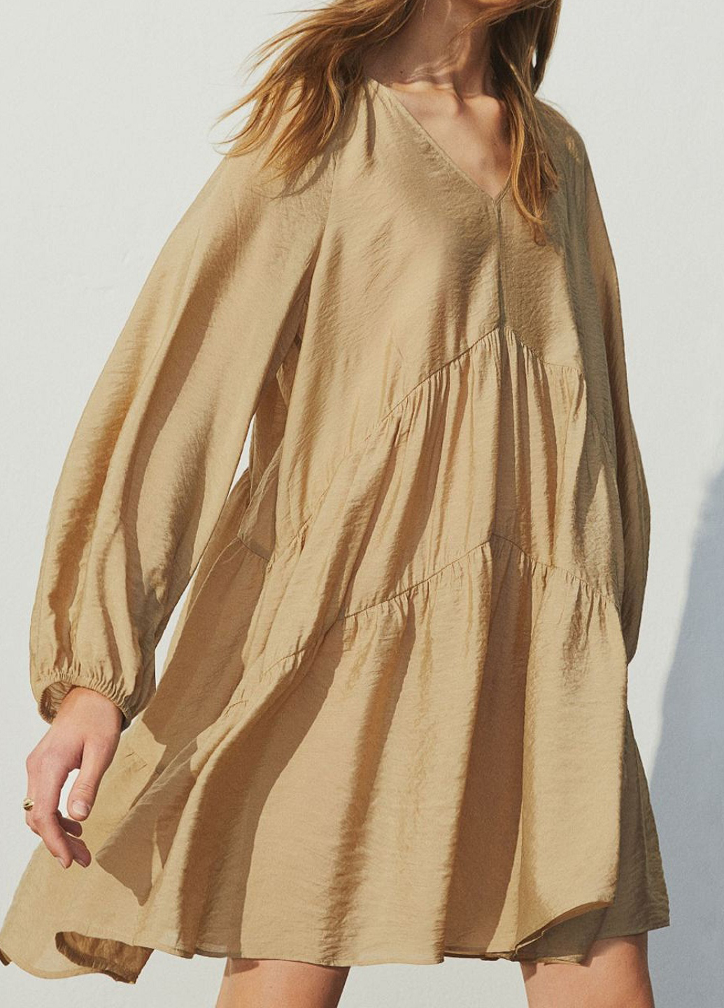 

Платье H&M L Бежевый