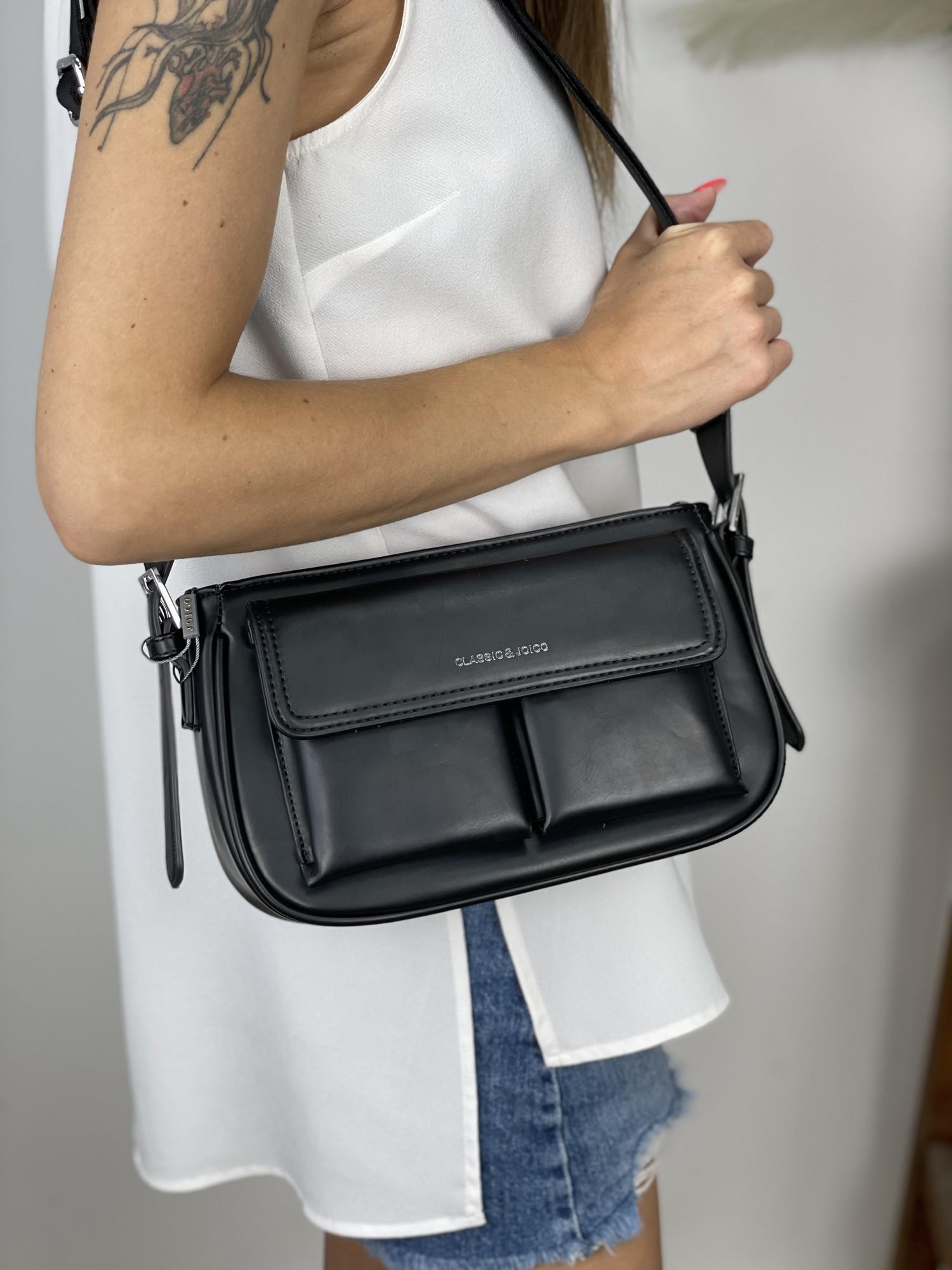 

Сумка женская, экокожа карманы спереди 15 24 7 см. Magicbag Черная
