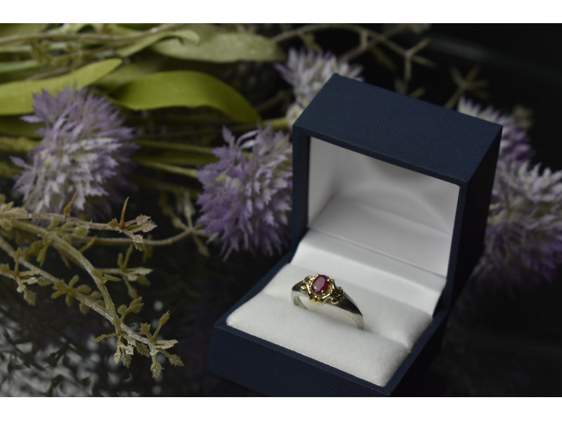 

Серебряное кольцо с камнем Розовая Шпинель Sky Jewelry 001142