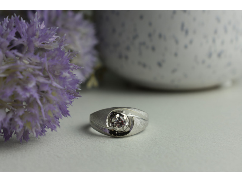 

Серебряное кольцо *Унисекс* с бесцветным Кварцем Sky Jewelry 001095