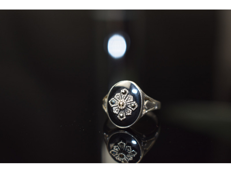 

Серебряное кольцо 925 пробы с черной эмалью и камнями Шпинель Sky Jewelry 000890