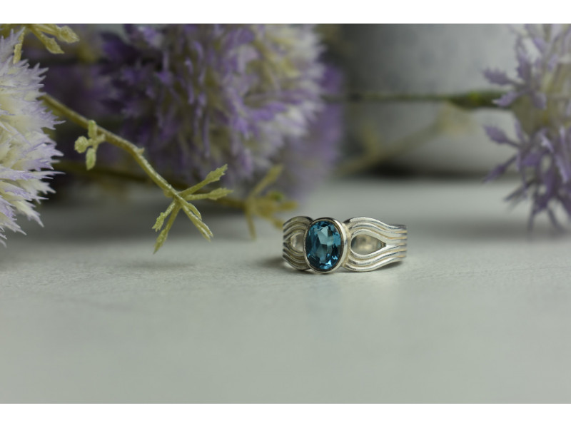 

Серебряное кольцо 925 пробы с Ярко-Синей Шпинелью Sky Jewelry 001120