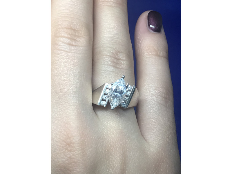 

Серебряное кольцо с фианитом Sky Jewelry 000225
