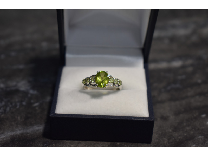 

Серебряное кольцо с камнями Перидот и Цаворит Sky Jewelry 000742