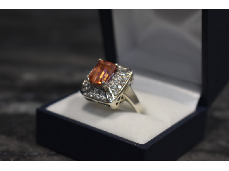 

Серебряное кольцо с камнем Шпинель и гошенит (берилл) Sky Jewelry 000751