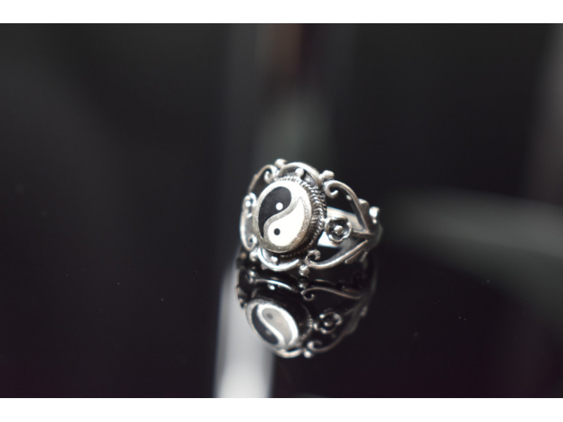 

Серебряное кольцо 925 пробы с эмалью *Инь и Ян* Sky Jewelry 000897