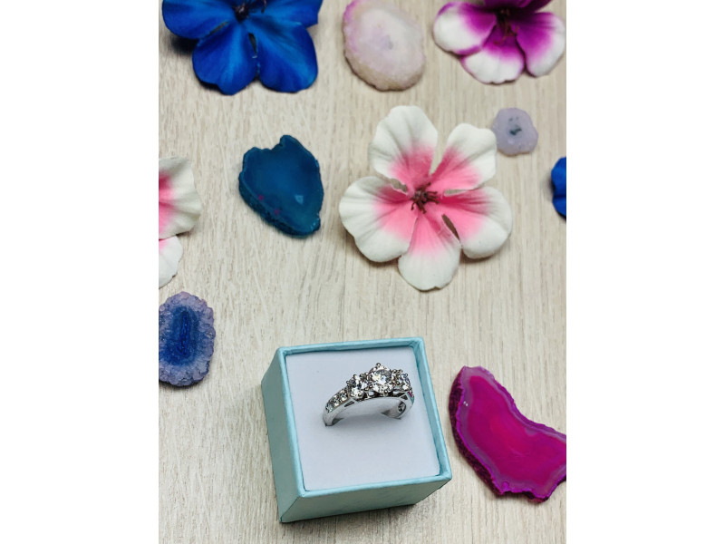 

Серебряное кольцо 925 проба с фианитами Sky Jewelry 000570