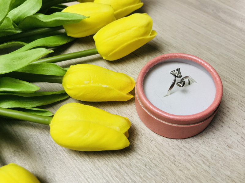 

Серебряное кольцо с буквой V Sky Jewelry 000483
