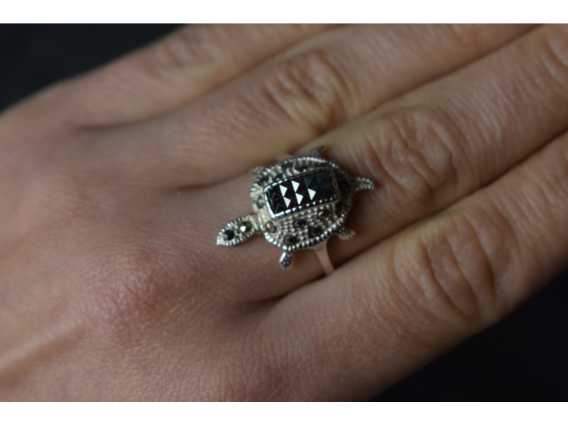 

Серебряное кольцо *Черепаха* с камнем Морион Sky Jewelry 000981