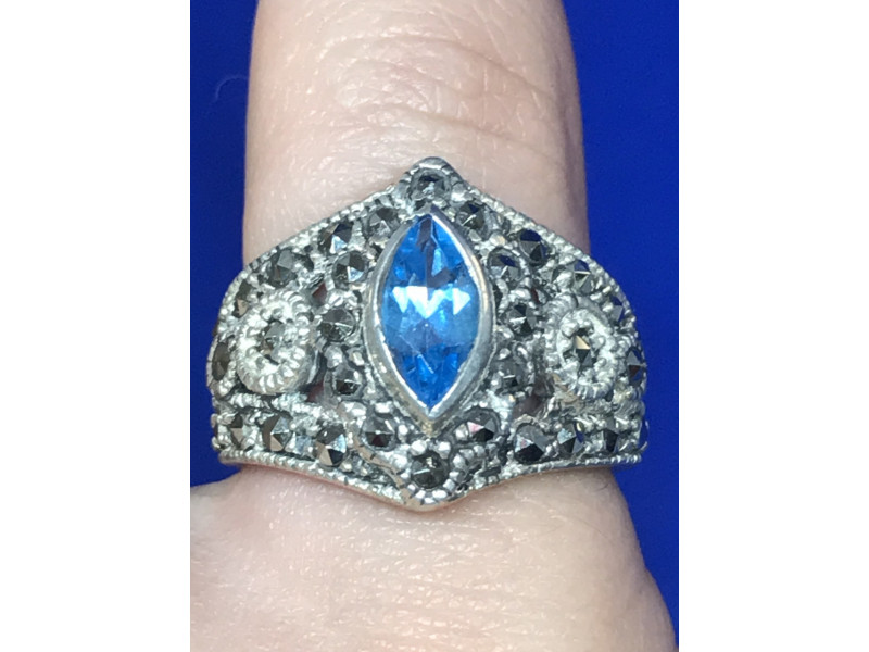 

Серебро 925 пробы кольцо с камнем Голубая шпинель и черный нефрит Sky Jewelry 000237