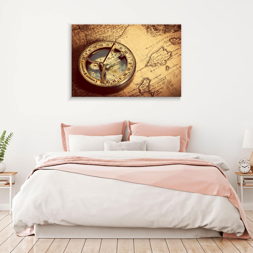 

Картина на холсте Путешествия Old compass 90х120 см.