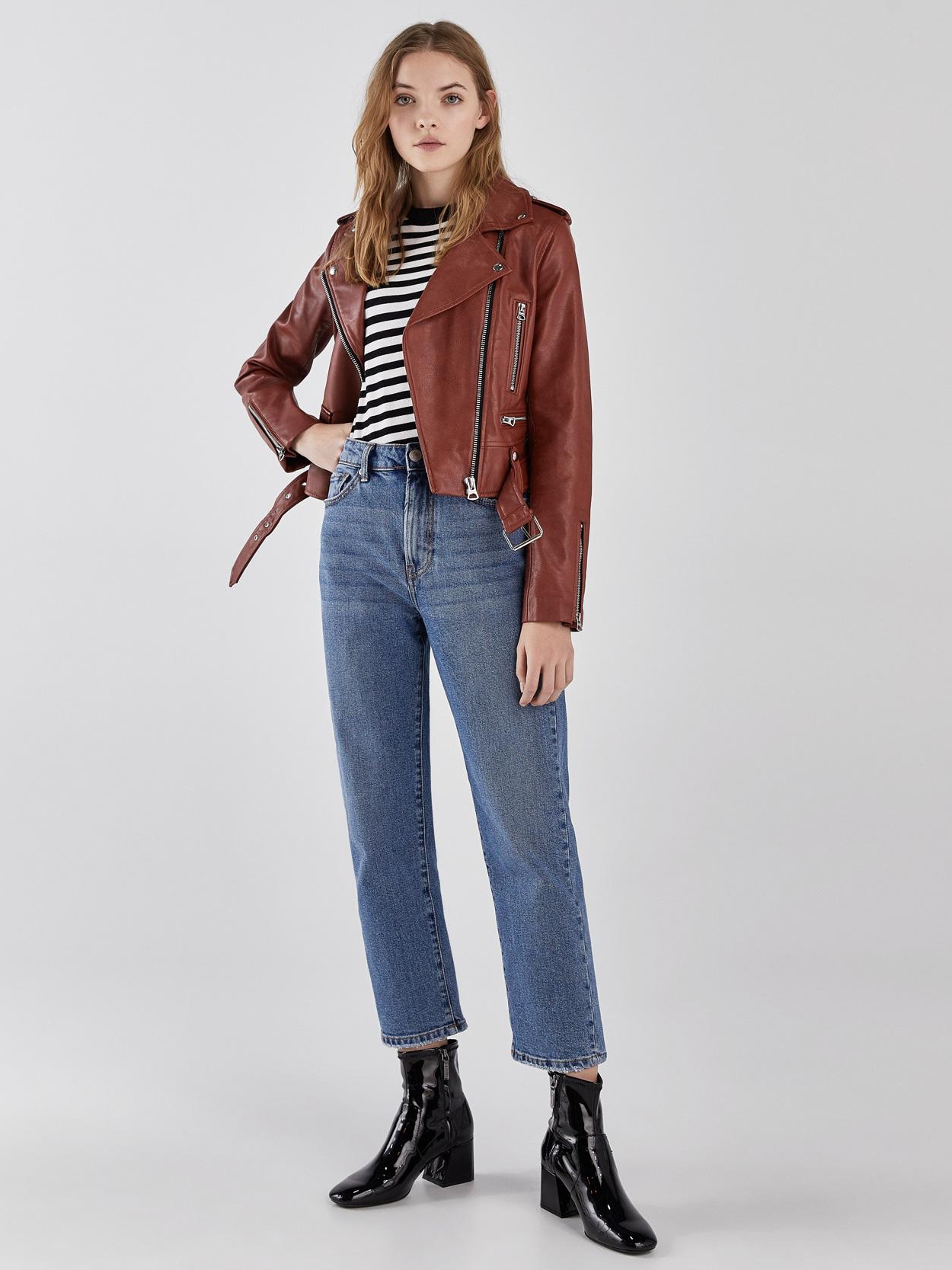 

Кожаная куртка Bershka 6254/109/658-ACVE S Коричневая