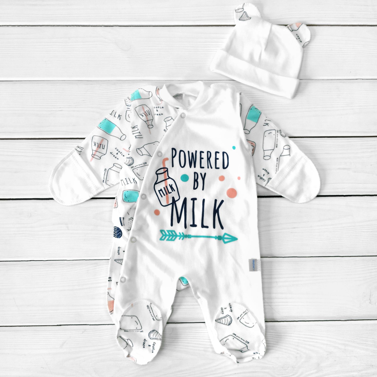 

Набор младенца Dexter`s человечек с шапочкой powered by milk 62 см молочный;голубой