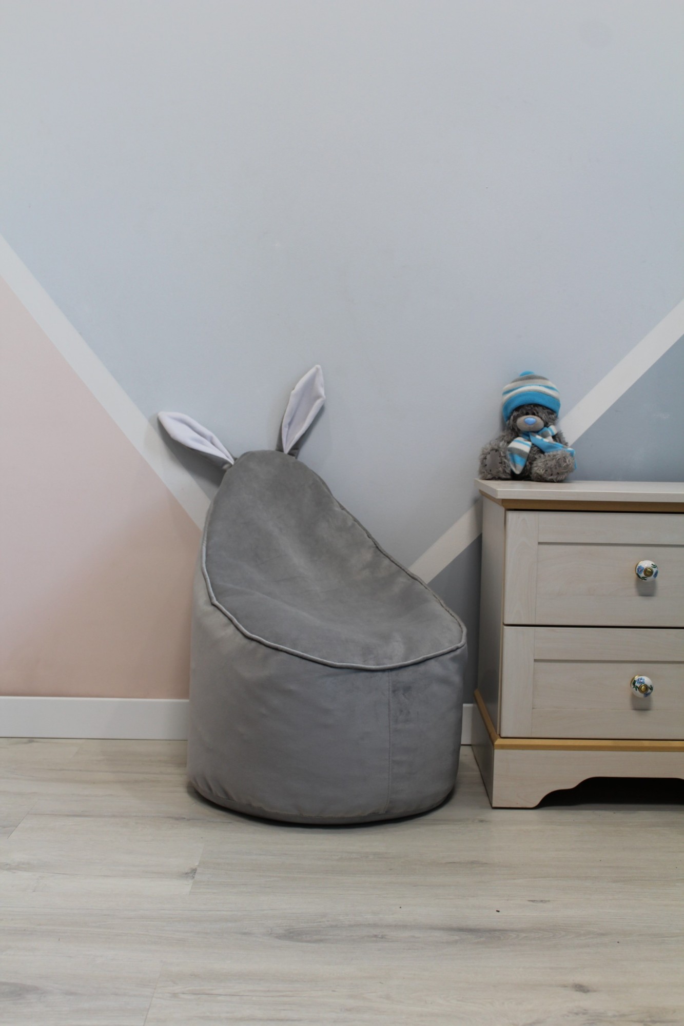 

Детское велюровое светло-серое Кресло-мешок 80*55 Maikinbaby