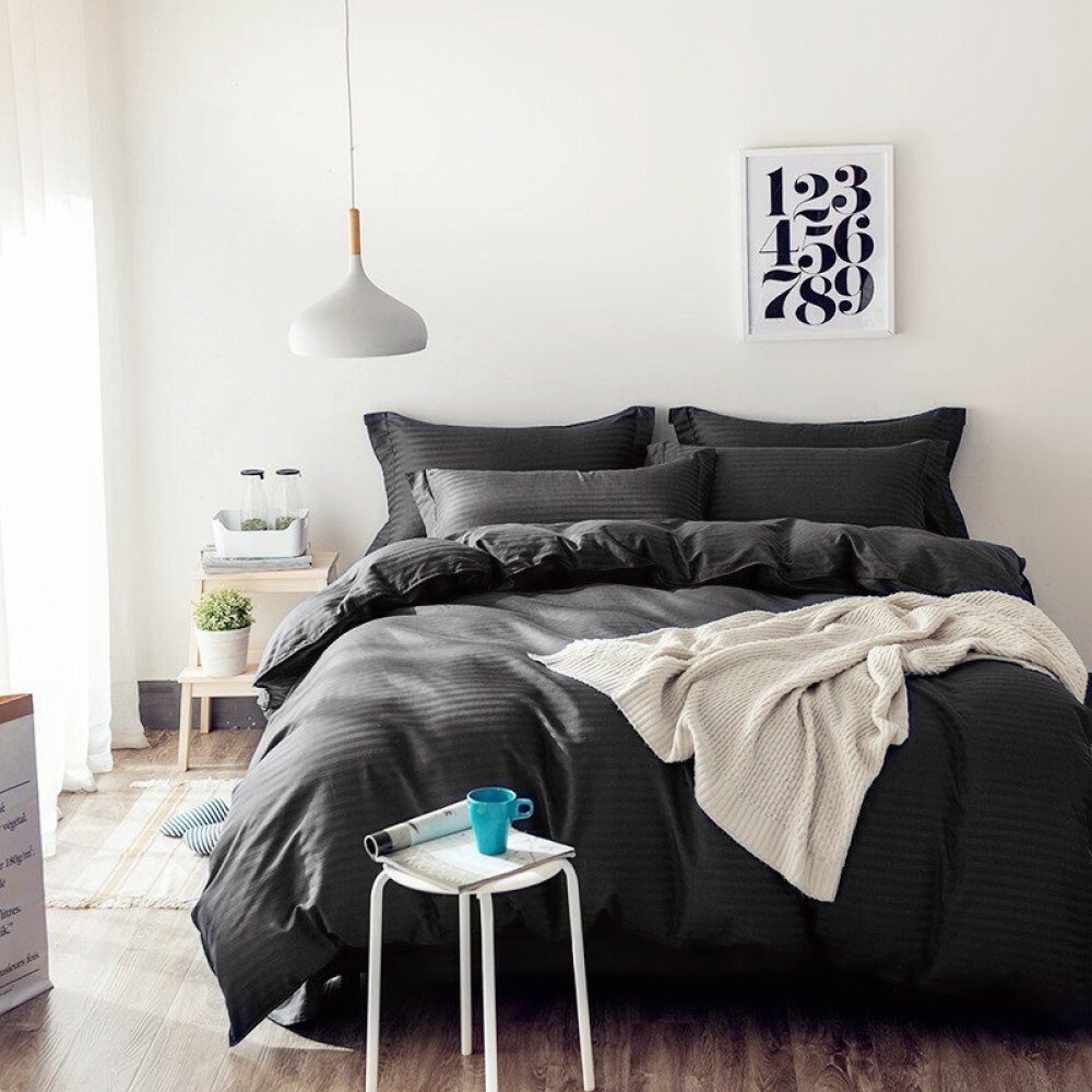 

Комплект постельного белья Без бренда Сатин-страйп Lux 150х215х2 Black