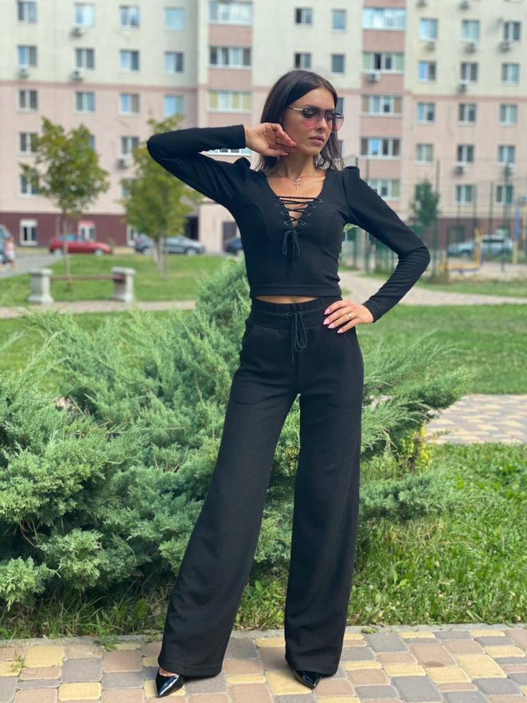 

Женский трикотажный костюм Poliit 7220 черный 38