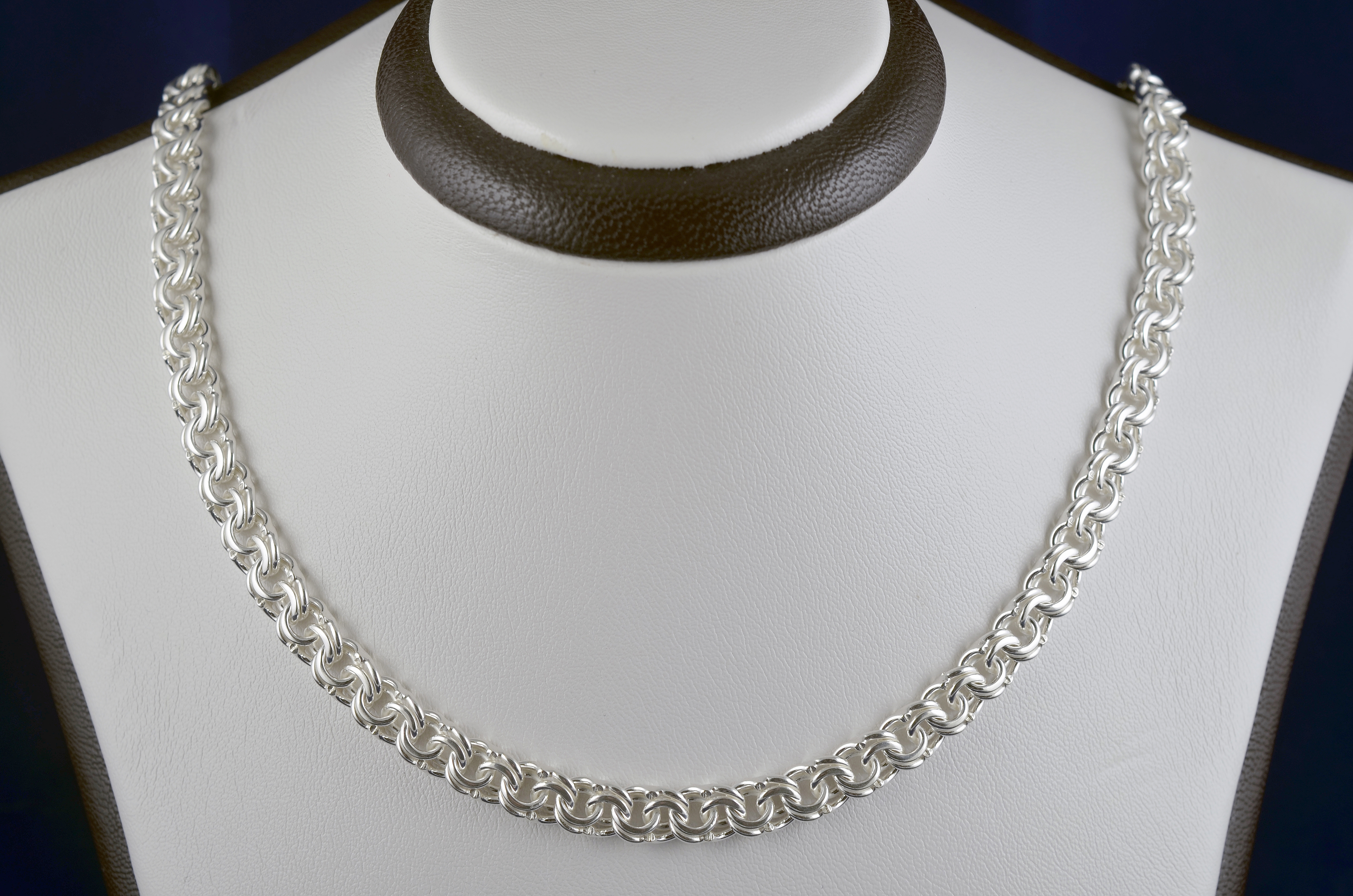 

Серебряная цепочка Meridian 925 пробы плоский бисмарк 65 размер (5003/12650)