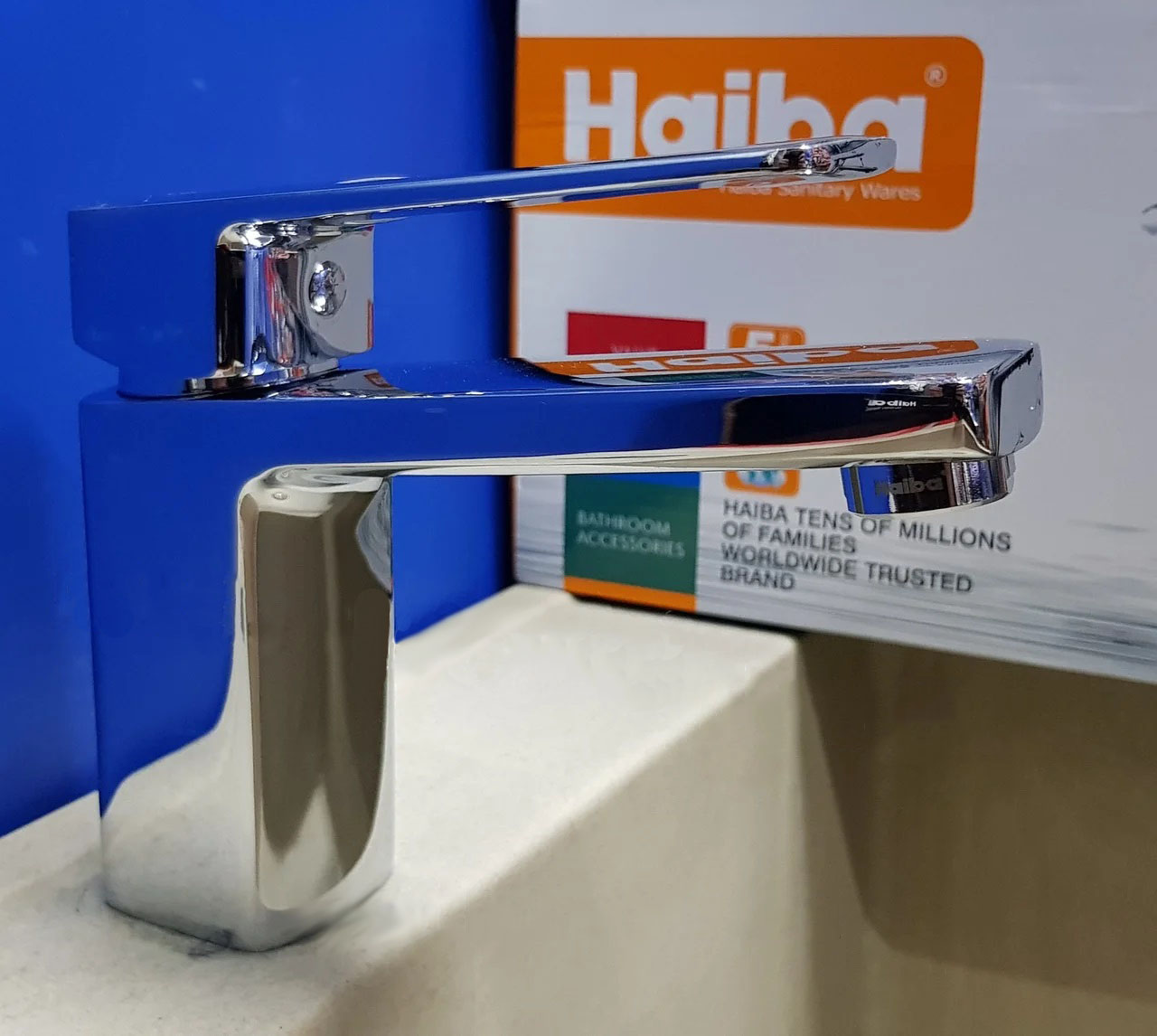 

Однорычажный кран латунный Смеситель для раковины умывальника Haiba ENIO 001 Origin Шпилька + шланги 45 см Хром (HB0884)