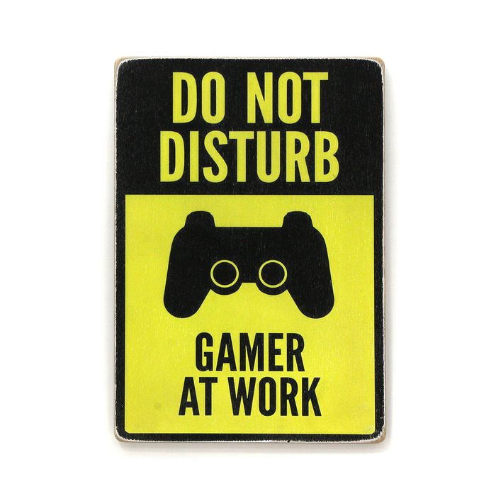 

Деревянный постер Видеоигры Do not disturb. Gamer at work. Yellow and black А1