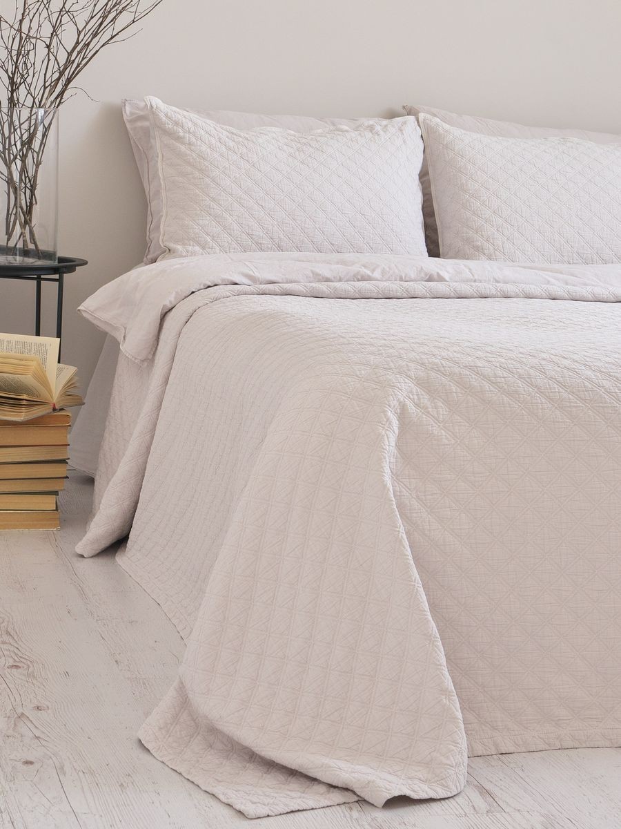 

Покрывало Limasso Cambridge 180x240 + 1 наволочка Natural Cream