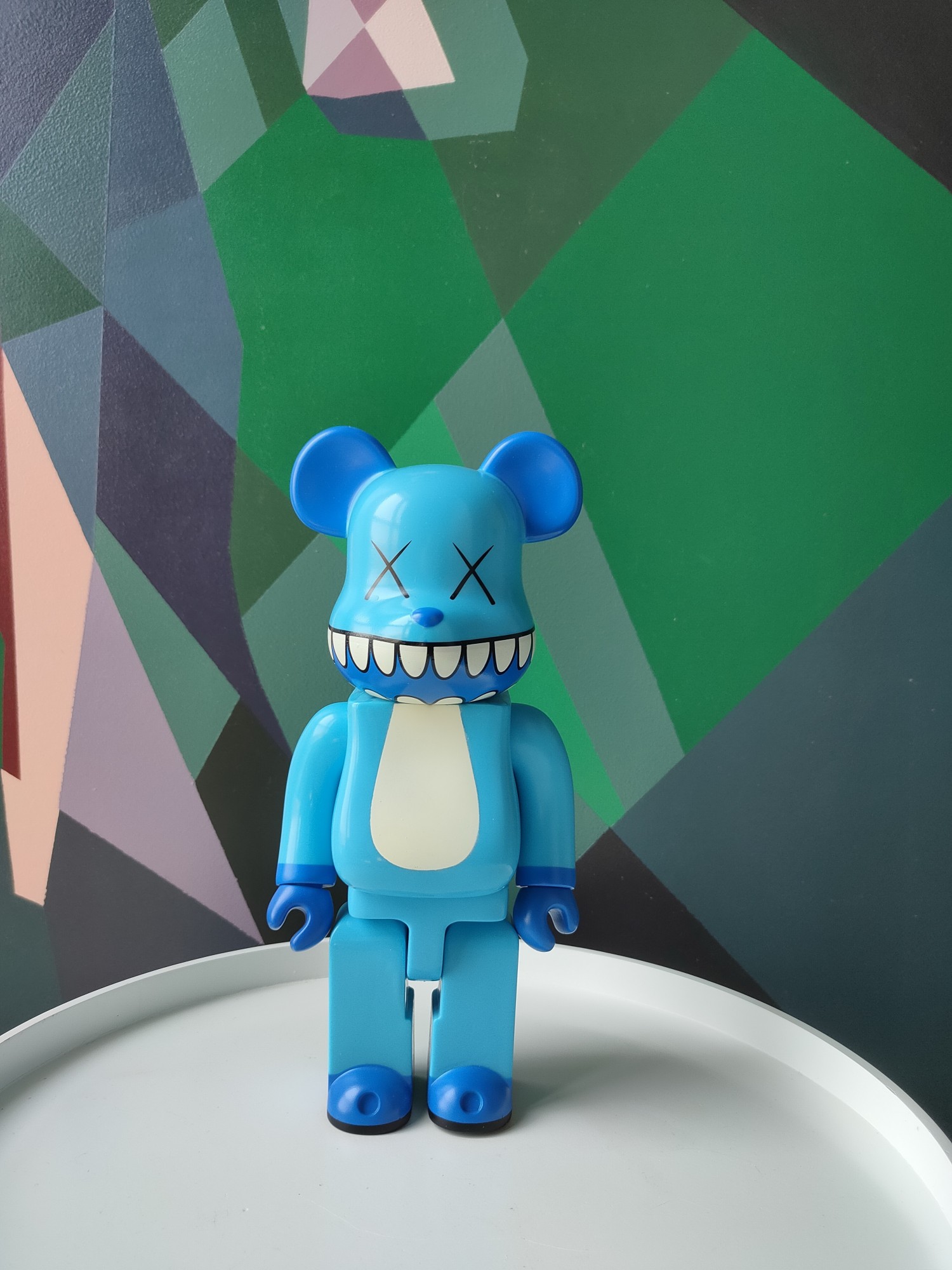 

Дизайнерская игровая фигура Беабрик Bearbrick CHOMPERS 400% 28 см (119)