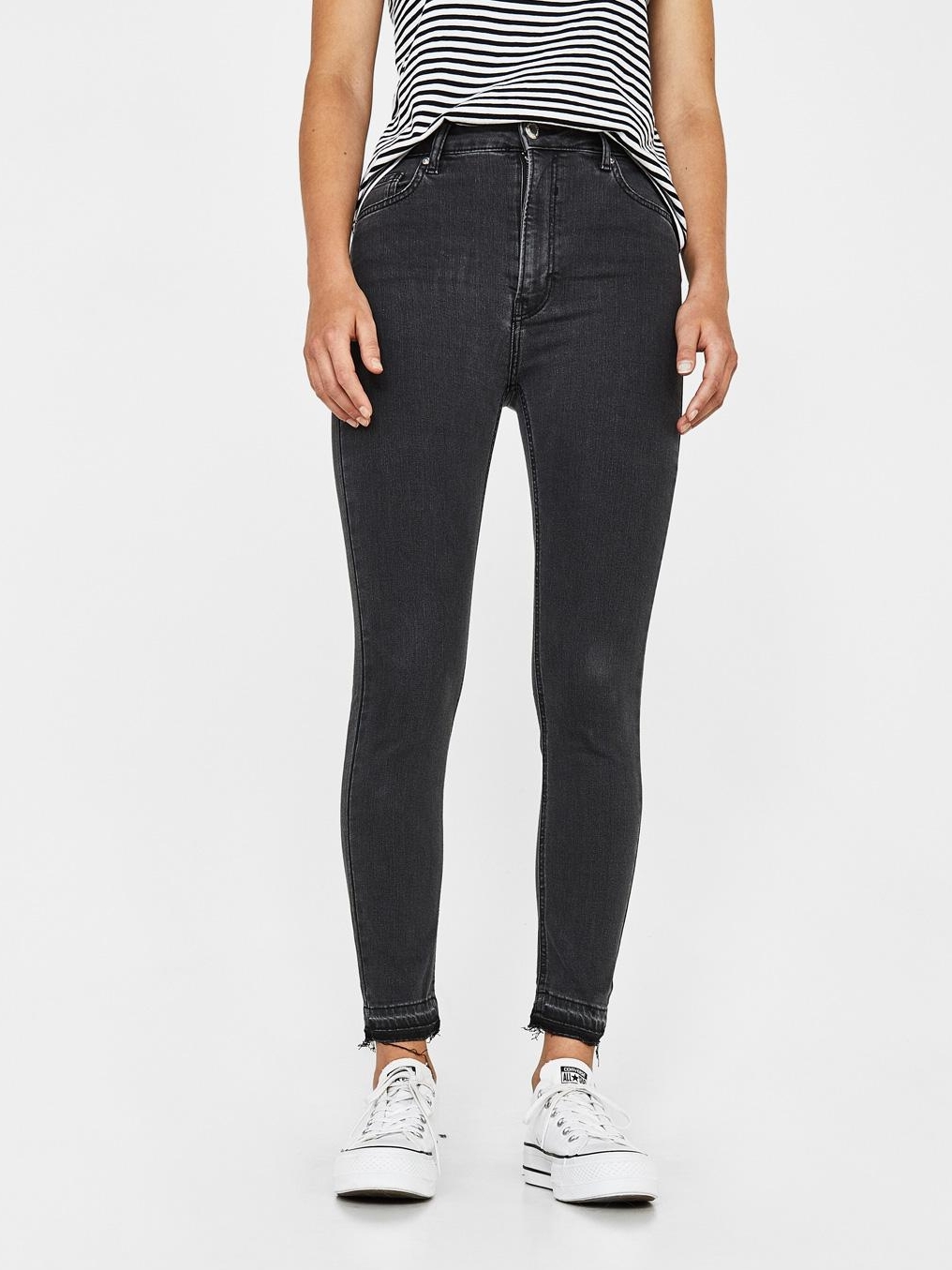 

Джинсы Bershka 5006/936/818-ACXW-ACXW 40 Темно-серые