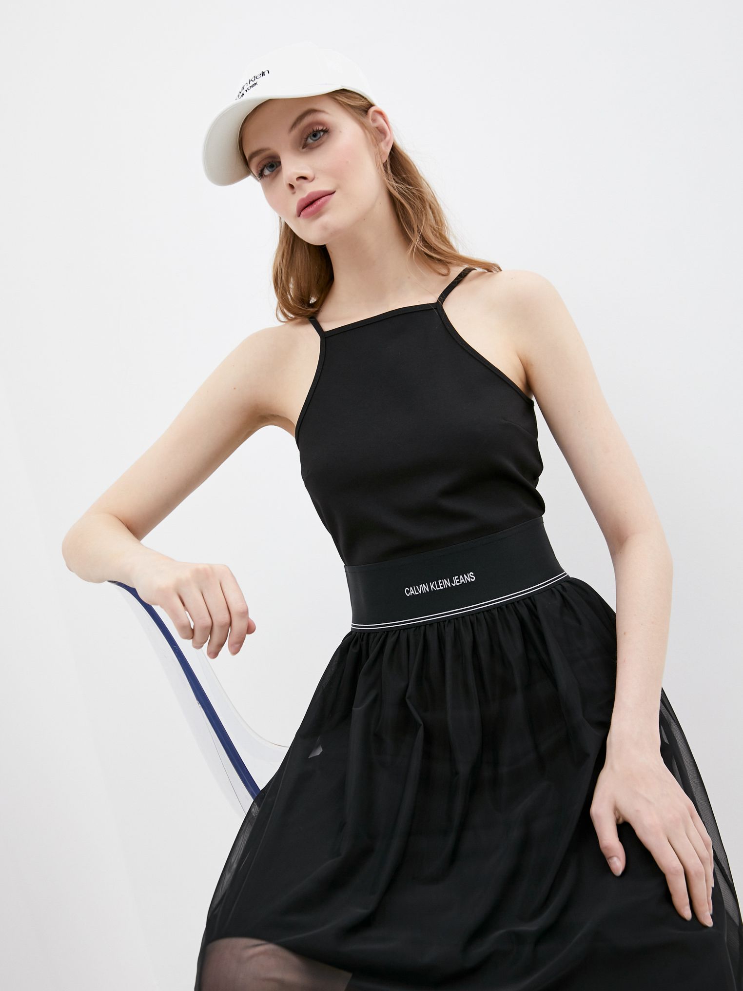 

Топ Calvin Klein Jeans Milano Square Neck Strappy Top J20J215708-BEH XS Черный