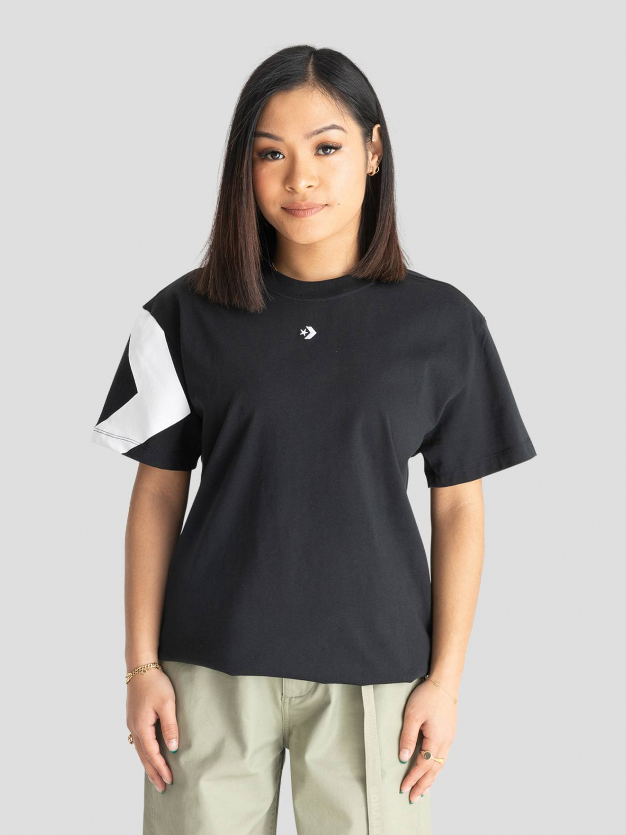 

Футболка Converse Star Chevron Triple Hit Relaxed Tee 10021957-001 XS