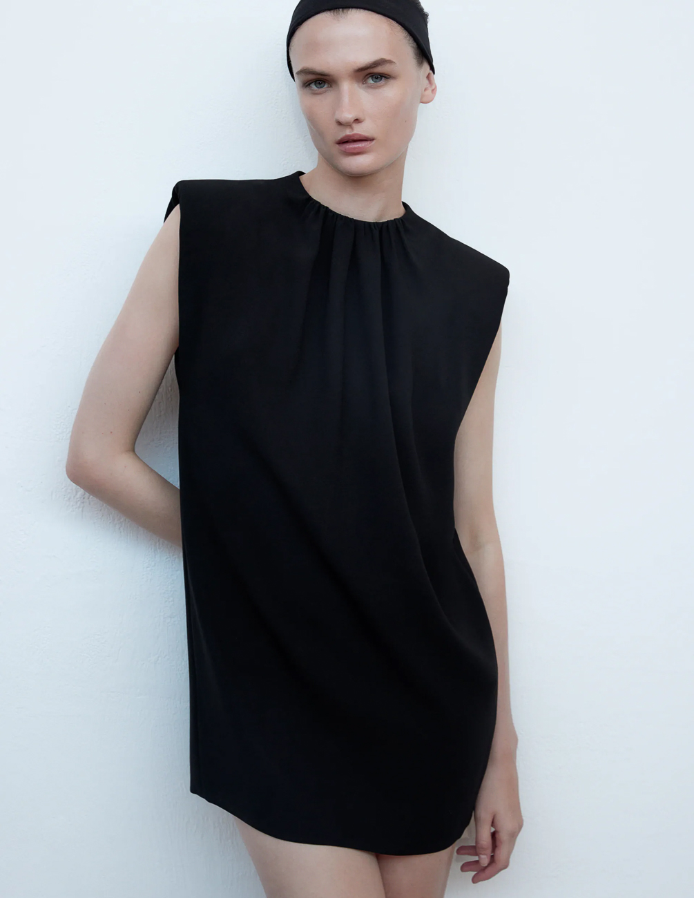 

Платье Zara Ж1068946 (8347/840/800) цвет черный S