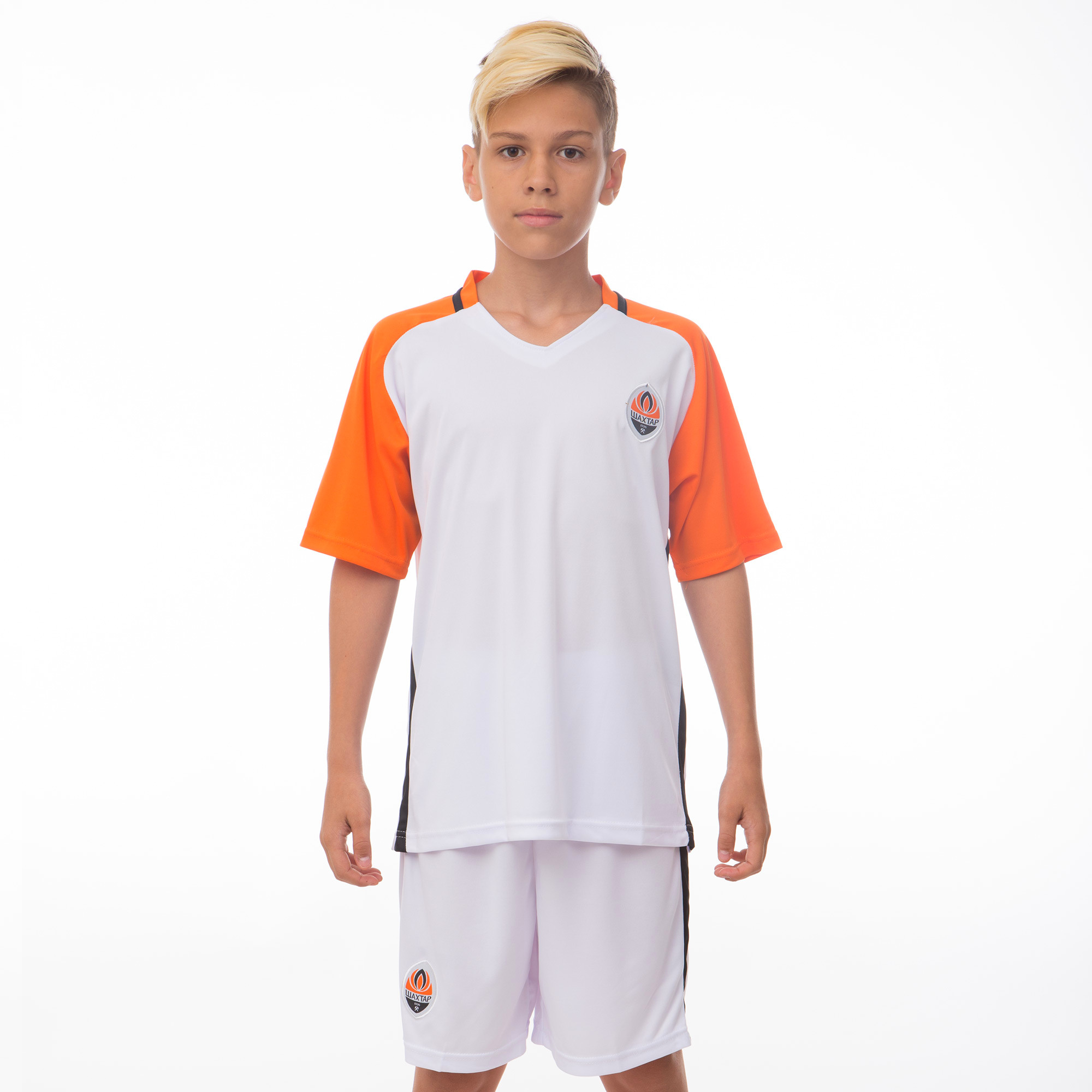 

Форма футбольная детская ШАХТЕР гостевая 2017 CO-3900-SH1 (PL, р-р L-28 , рост 145-155 см , белый-оранжевый)