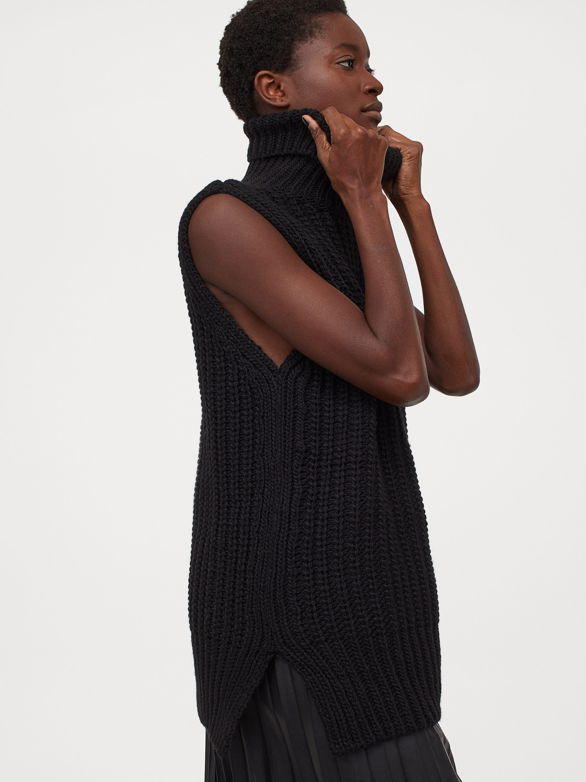 

Жилет H&M 060931324_black S Черный