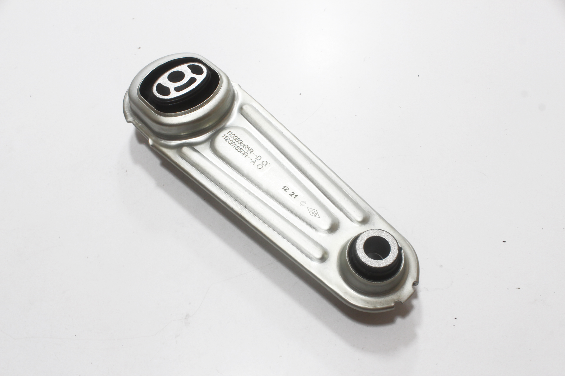 

Нижняя подушка двигателя (опора) на Renault Logan, Clio II, Megane II, Kangoo, Sandero, Scenic II 112383665 Original