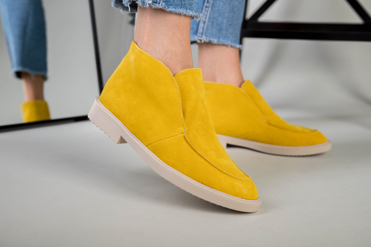 

Женские демисезонные лоферы замшевые LuxuryShoes 5221-2д/37 Желтый