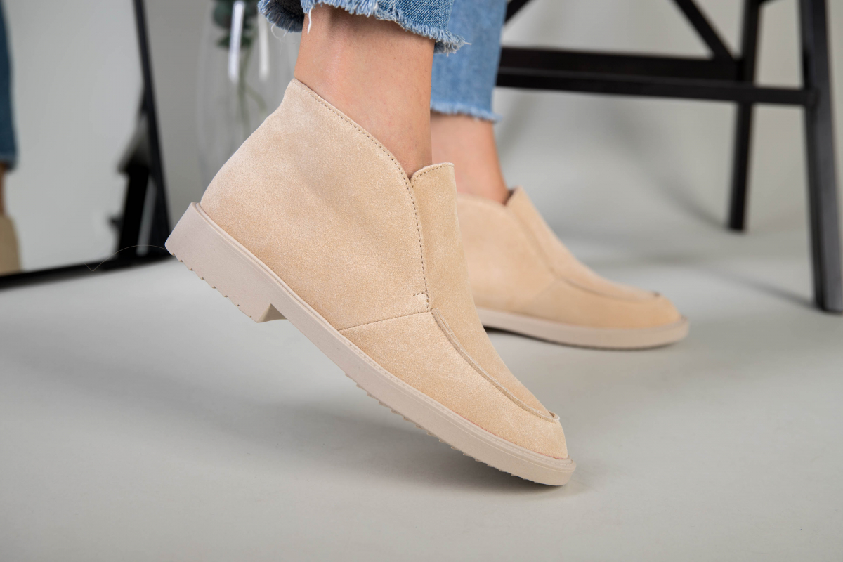 

Женские демисезонные лоферы замшевые LuxuryShoes 5221-3д/40 Песочный