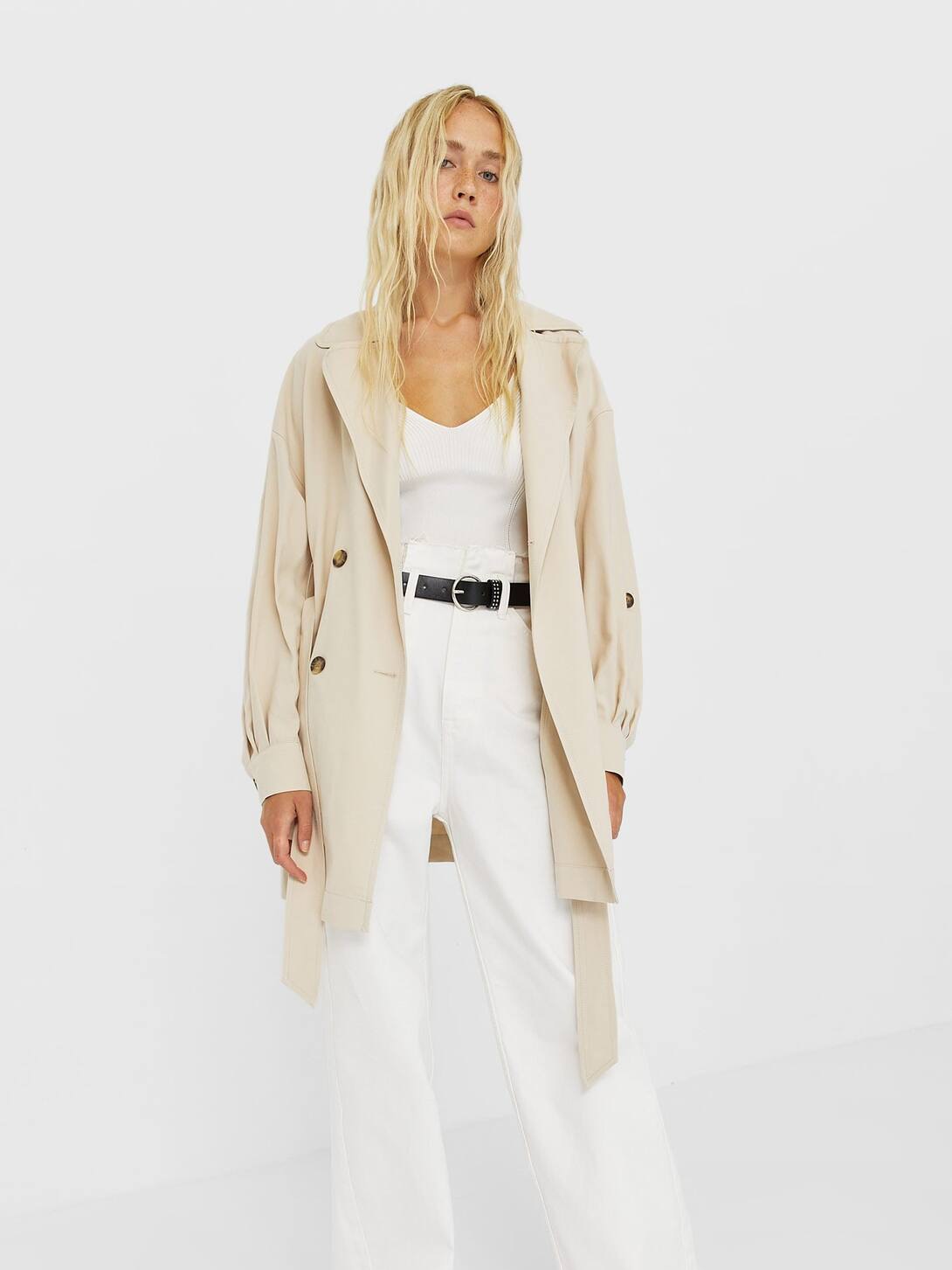 

Тренч Stradivarius 01830649430 S Бежевый
