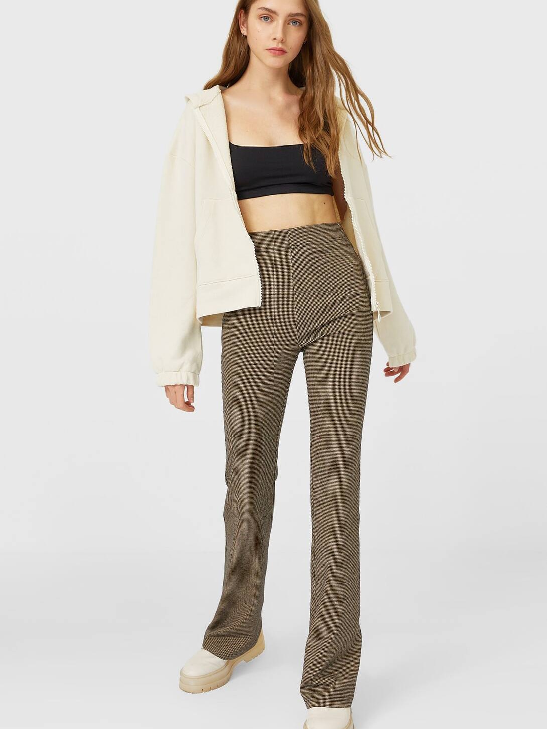 

Брюки Stradivarius 04563590420 L Песочные