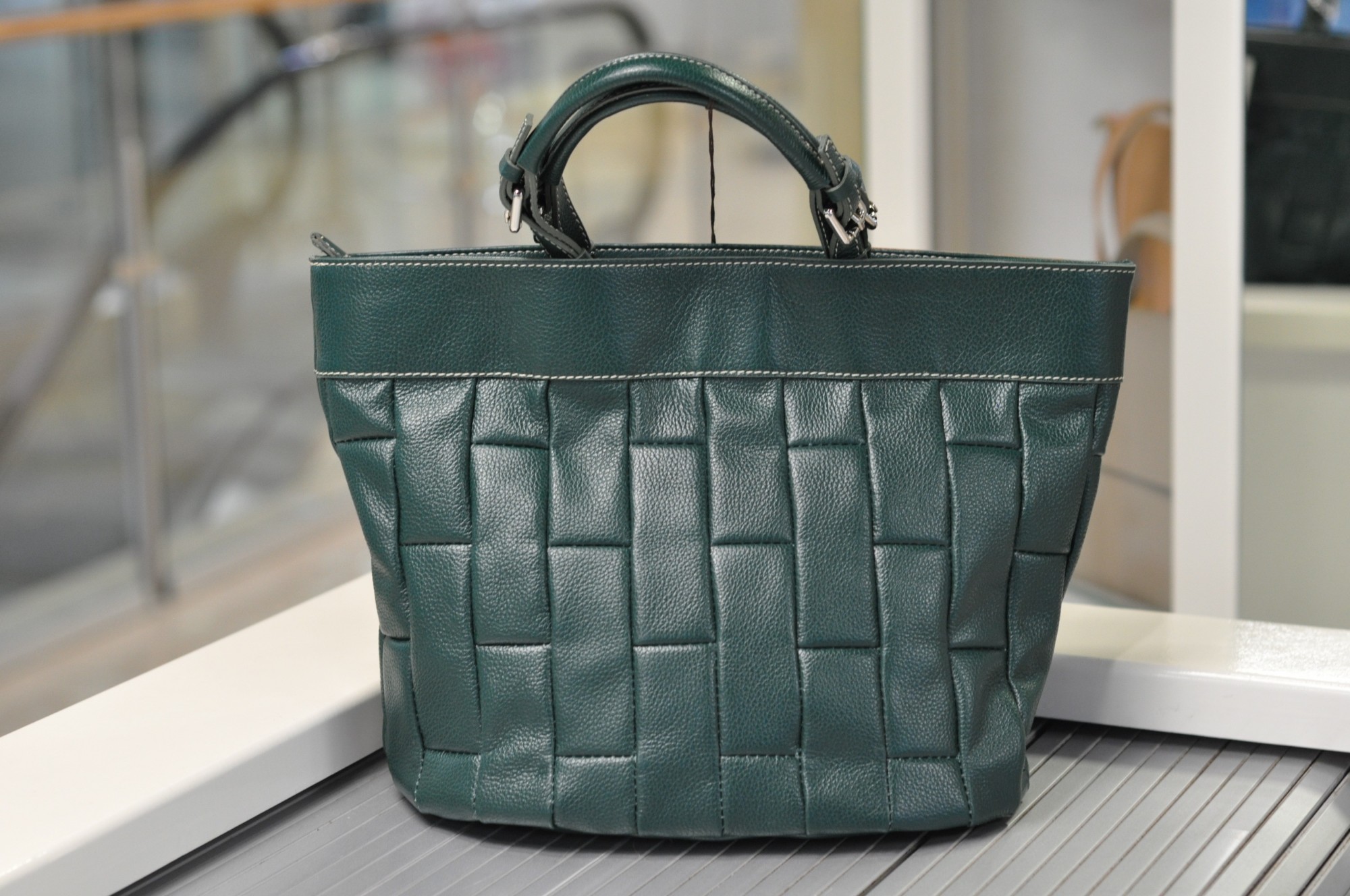 

Женская кожаная сумка Italian bag зеленая 0054