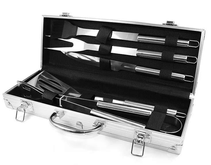 

Набор для мангала BBQ Tools Set AL 5 в алюминиевом кейсе 5 предметов для гриля и барбекю Серебристый (12518)