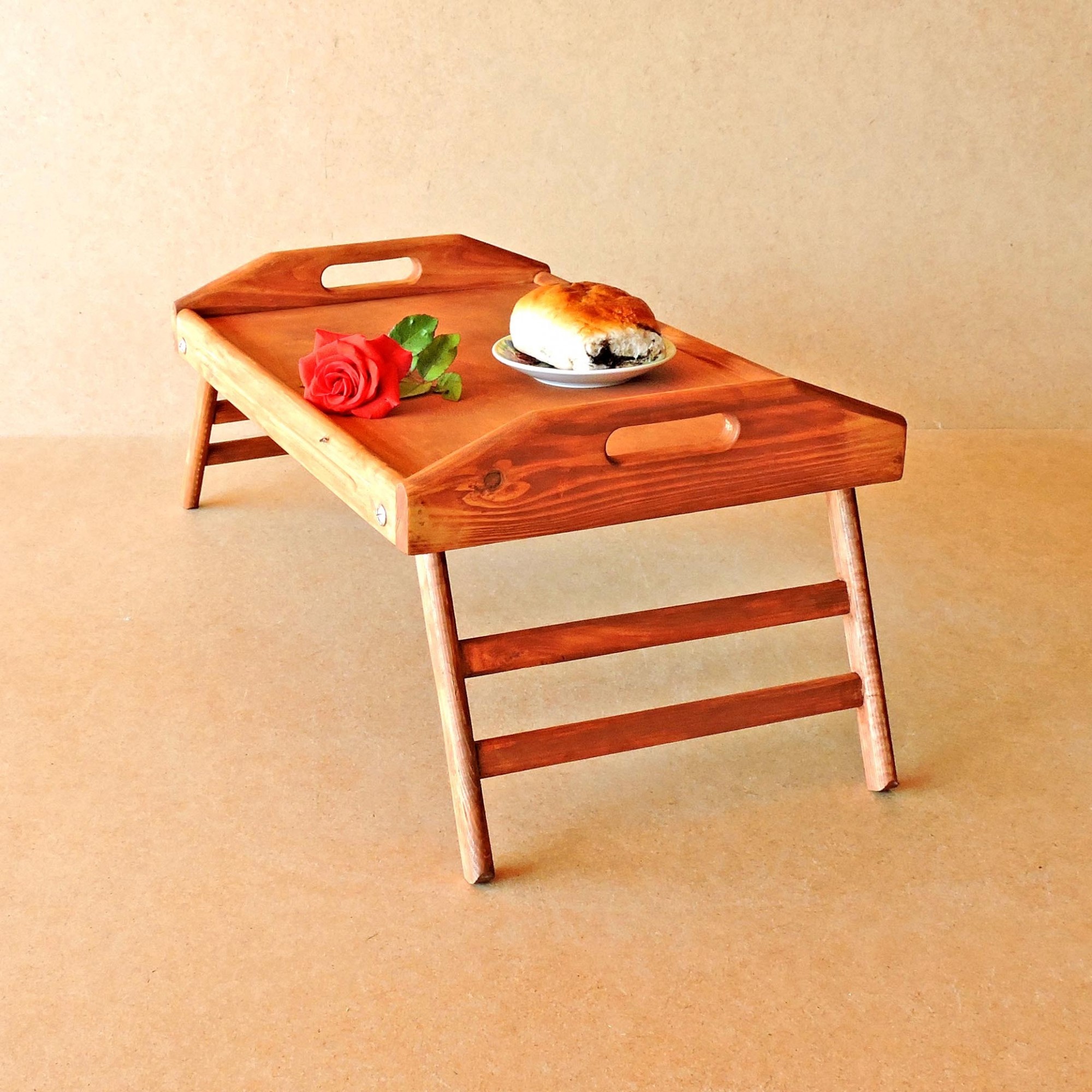 

Прикроватный столик-поднос MIZ Флорида Симпл шафран с ручками 55х36х20 см (MIZ-СТП-0409)