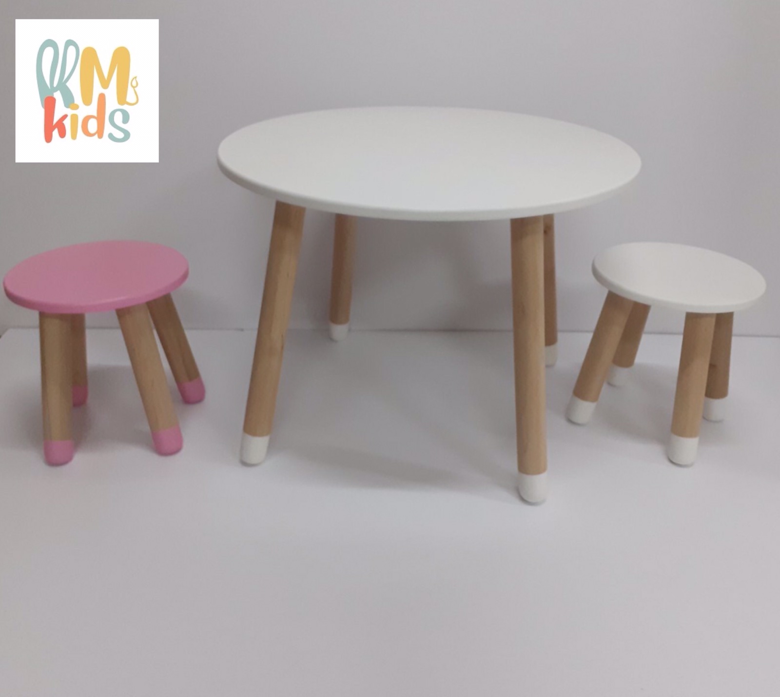 

Круглый детский стол и 2 детских стульчика KidsBunkBed цвет белый розовый