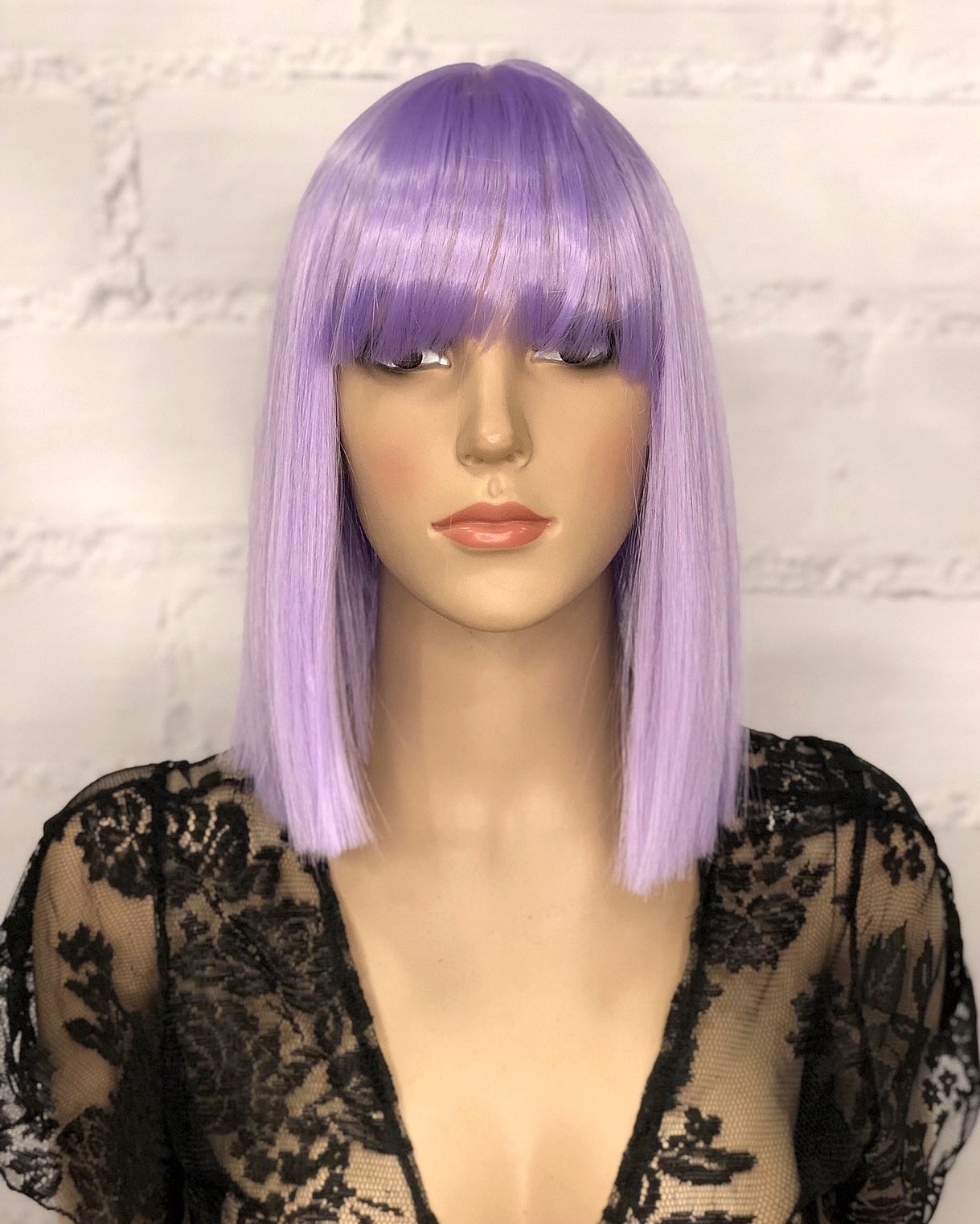 

Парик LILY тон Purple каре сиреневый, с имитацией кожи, термостойкое волокно