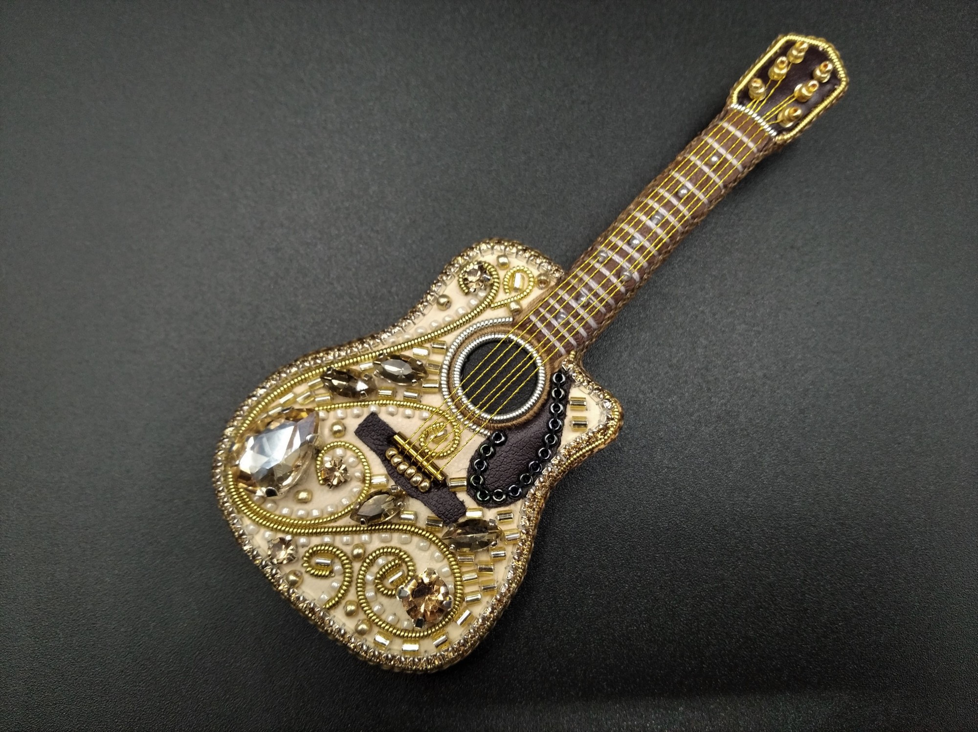 

Брошка ручної роботи Fender CD-60SCE WN Natural acoustic
