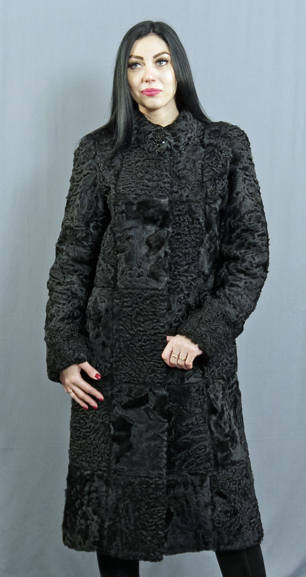 

Шуба из меха каракуля Miss Lora Милана-керли черная  (50, Шуба из меха каракуля Miss Lora Милана-керли черная L (50)