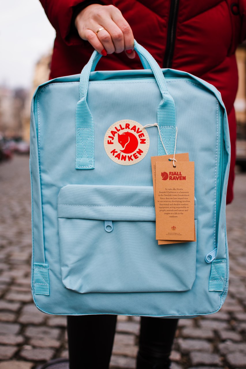 

Рюкзак однотонный небесного цвета Fjallraven Kanken Classic