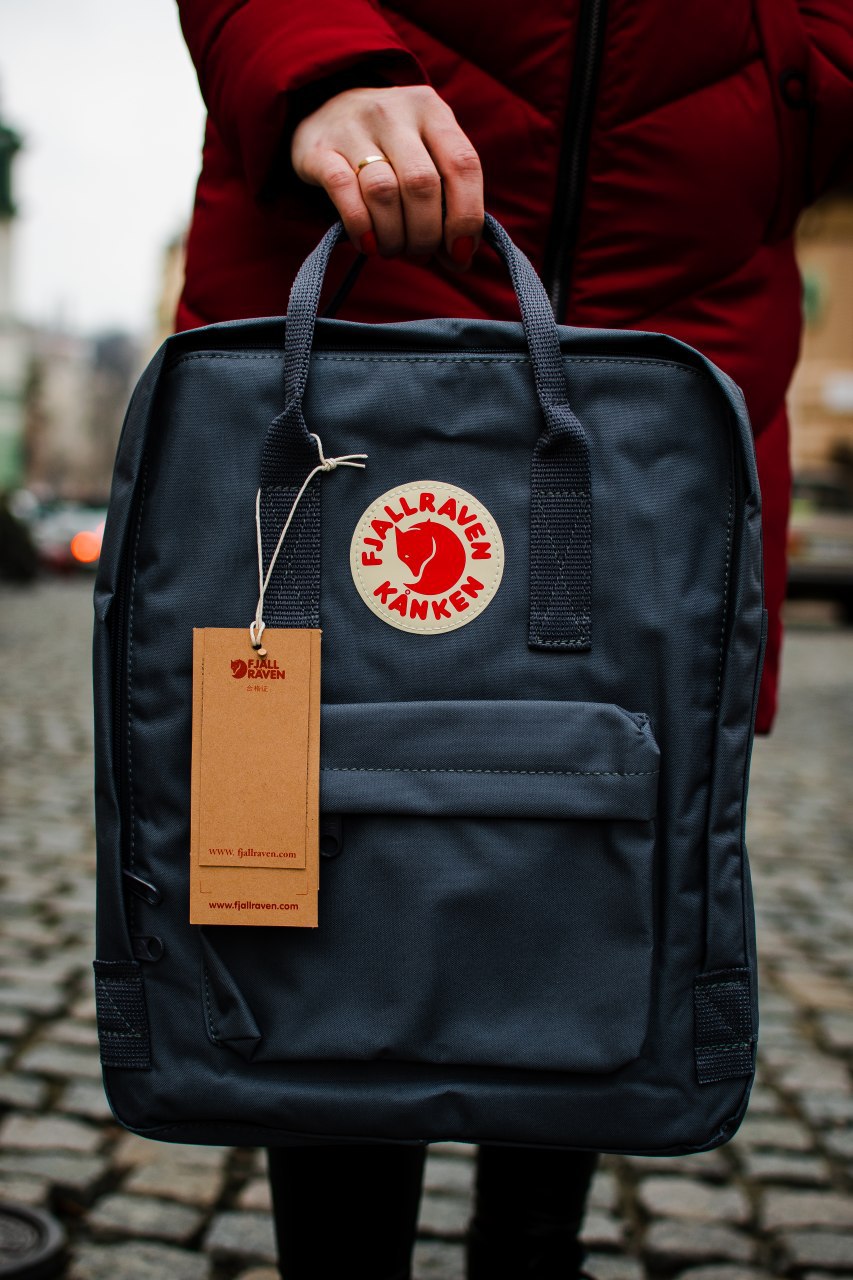 

Рюкзак однотонный серого цвета Fjallraven Kanken Classic